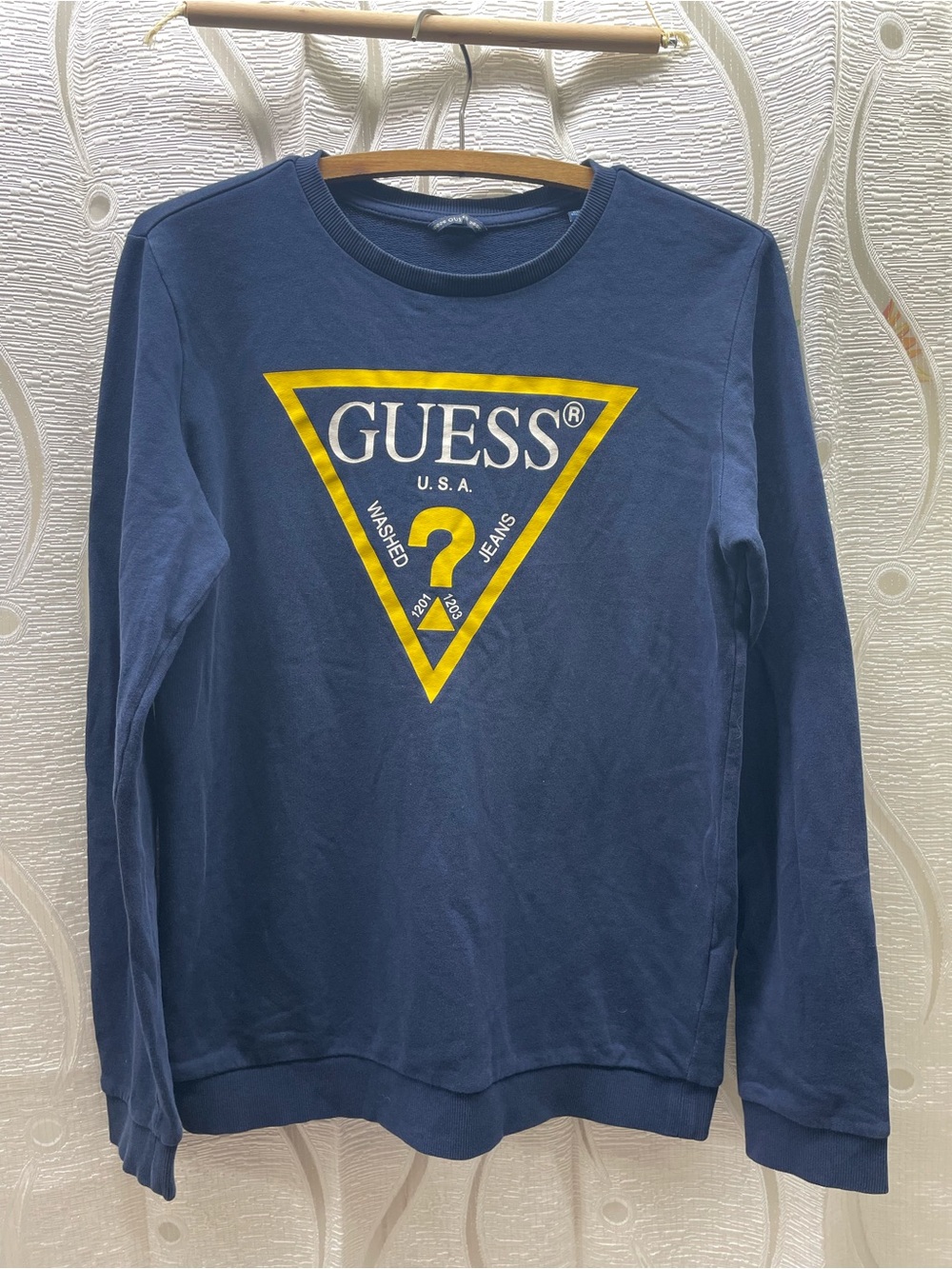 Guess‎ Sweatshirt Kids U NISEX Size 16 Navy Blue Triangle Logo Graphic Pullover